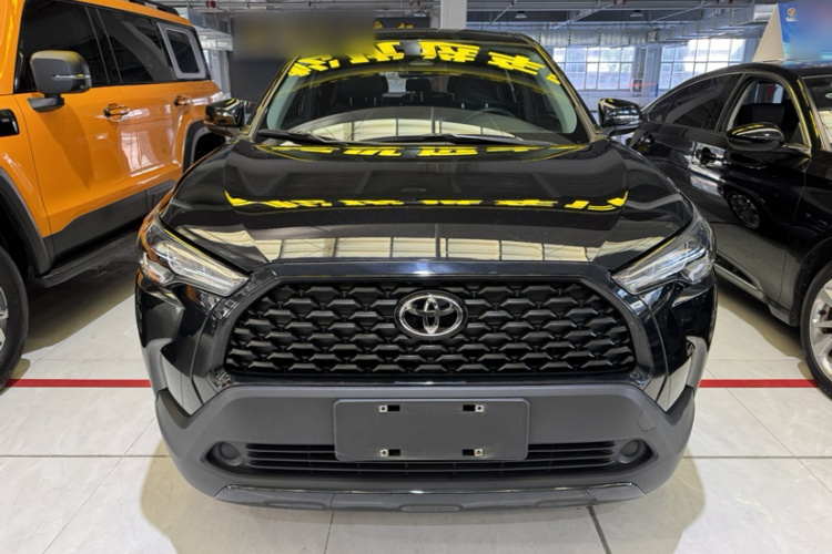 Toyota Corolla Cross 2024 immagine di auto #3