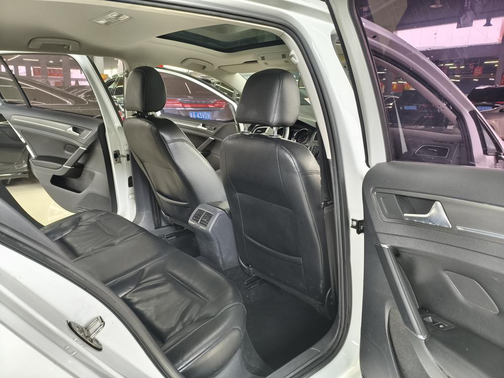 Volkswagen Golf 2016 car image #10