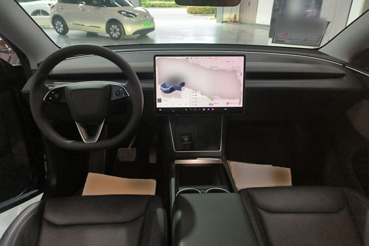 Tesla Model Y 2025 #10 Tesla Model Y 2025 car image #10