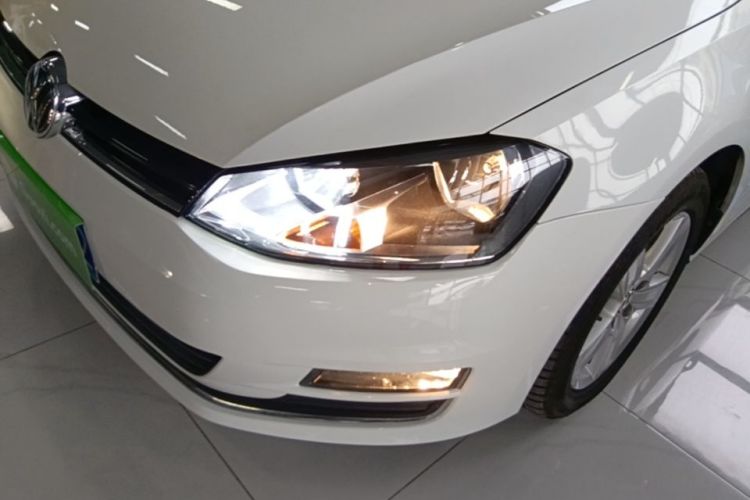 Volkswagen Golf 2016 car image #23