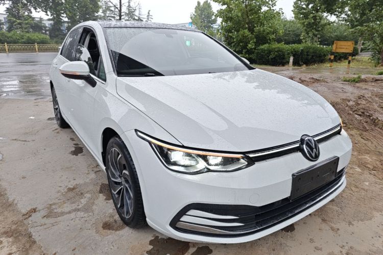Volkswagen Golf 2021 car image #4