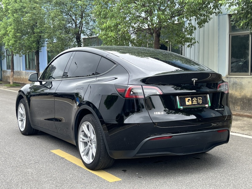 Tesla Model Y 2023 #7 Tesla Model Y 2023 car image #7