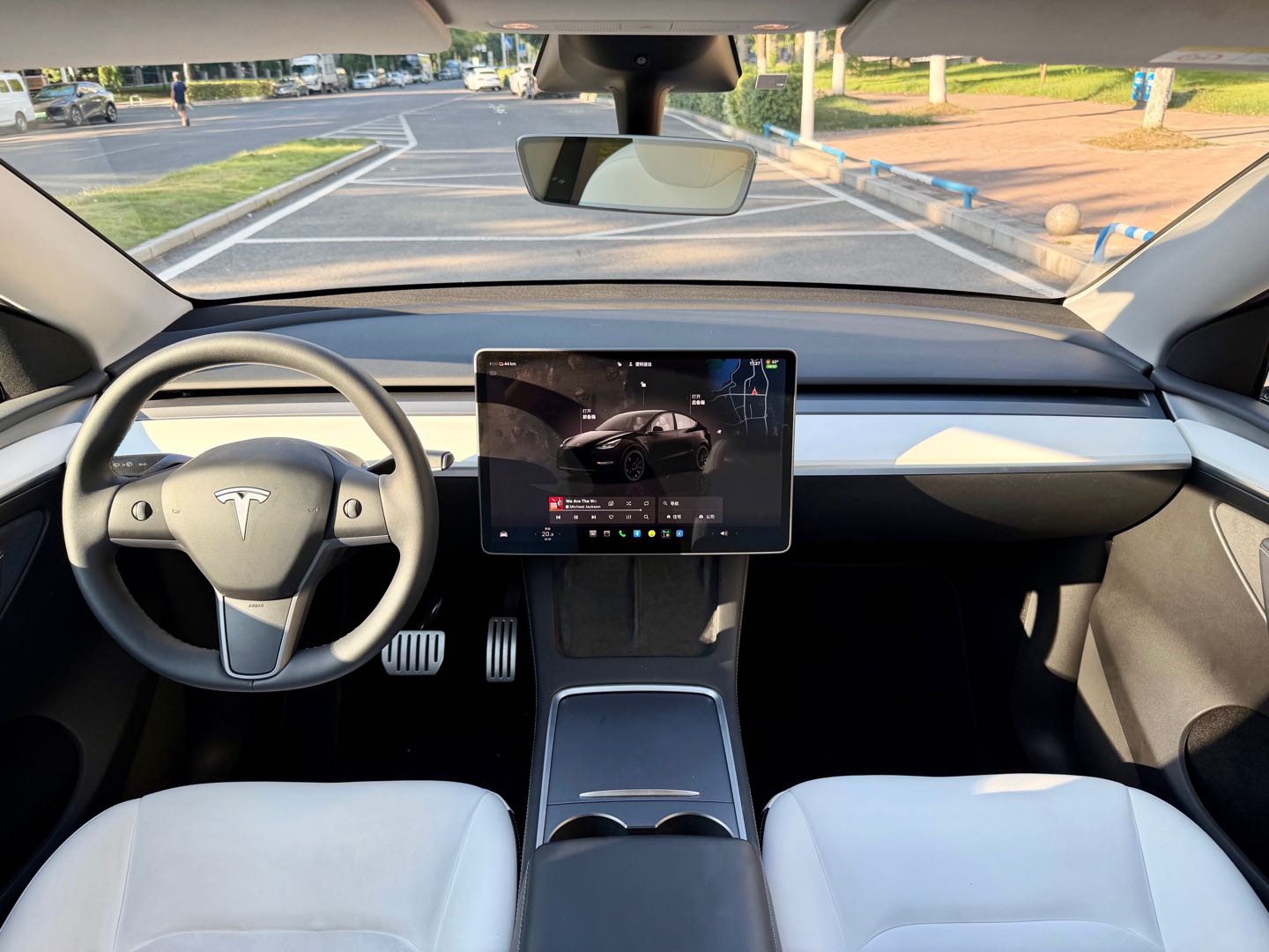 Tesla Model Y 2023 #12 Tesla Model Y 2023 car image #12