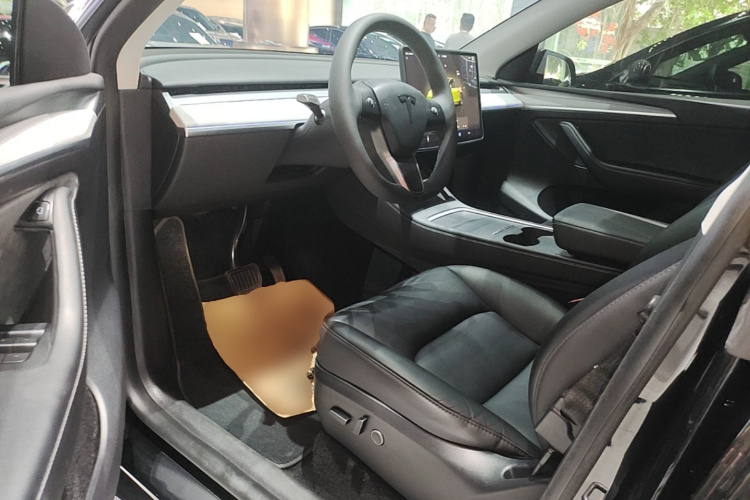 Tesla Model Y 2023 #16 Tesla Model Y 2023 car image #16