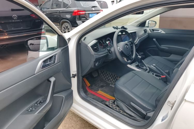 Volkswagen Polo 2020 car image #16