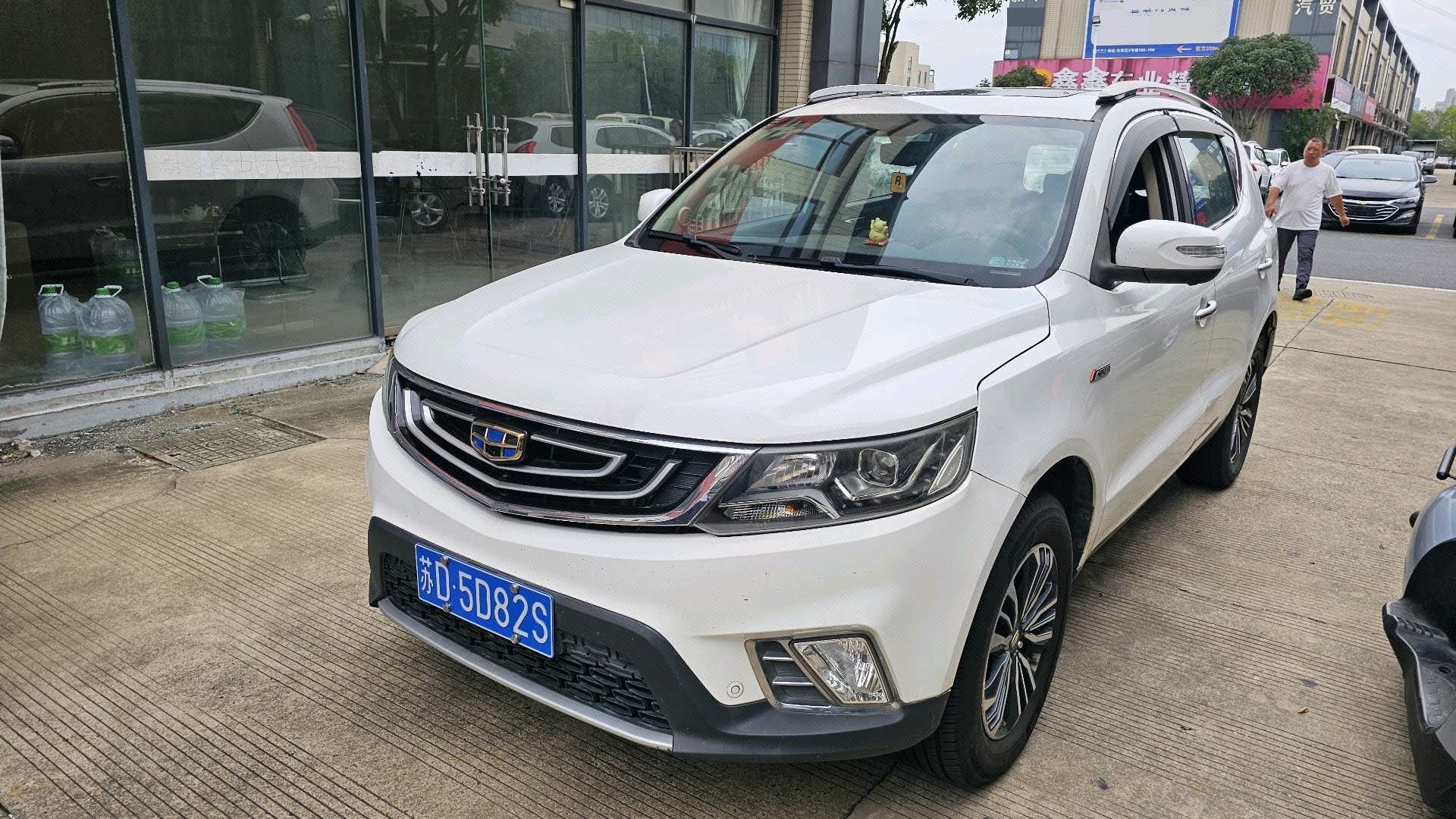 GEELY Vision X6 2017 GEELY Vision X6 2017 immagine di auto