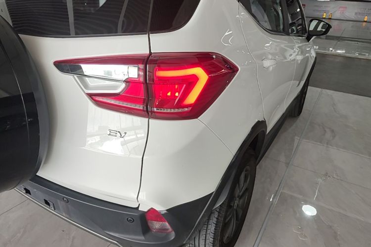 BYD Yuan New Energy 2019 car image #8