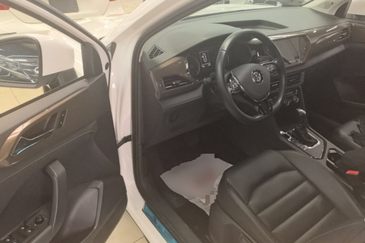 Volkswagen Tharu 2020 car image #16