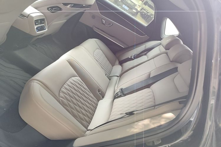 BYD Han 2025 car image #17