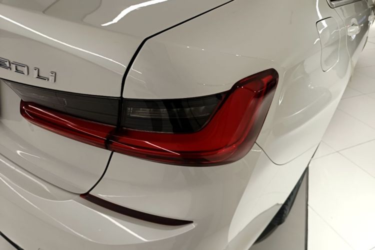 BMW 3 Series 2021 car image #8