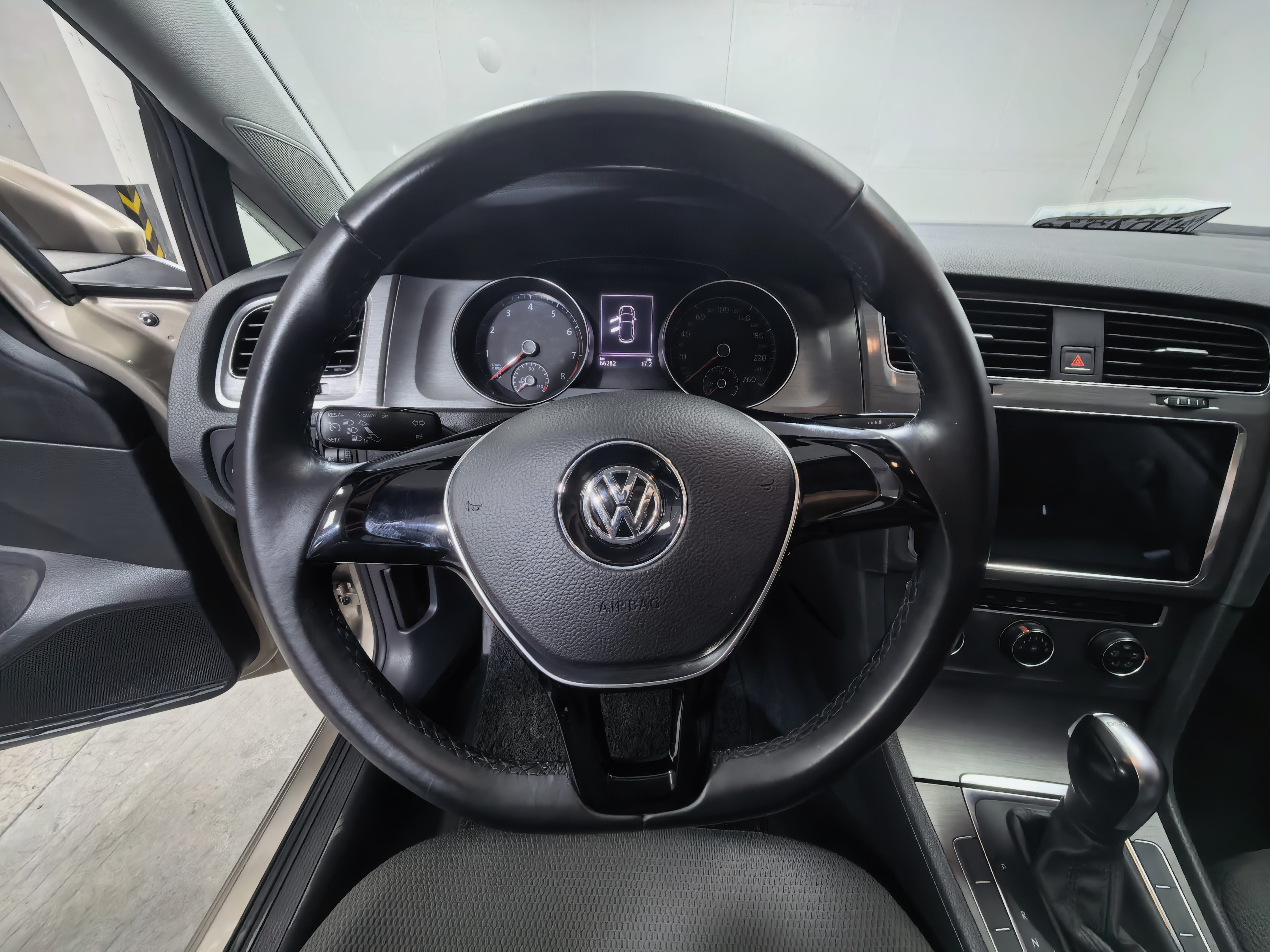 Volkswagen Golf 2016 car image #7