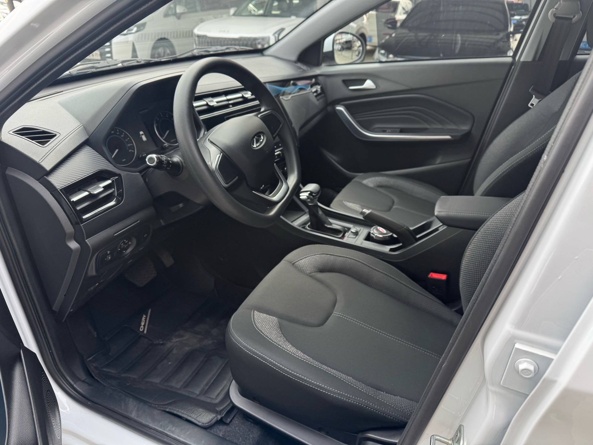 Chery Tiggo 3x 2024 immagine di auto #7