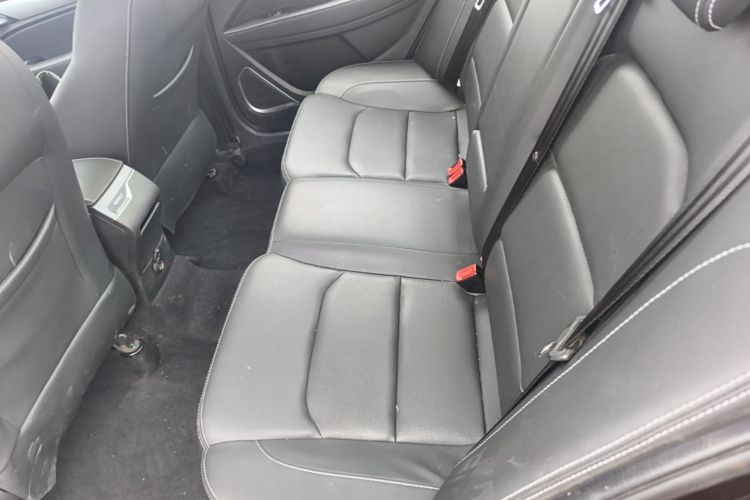 GEELY Emgrand 2019 car image #17