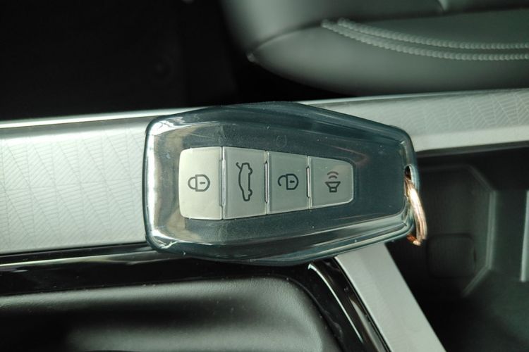 GEELY Emgrand 2025 #9 GEELY Emgrand 2025 car image #9