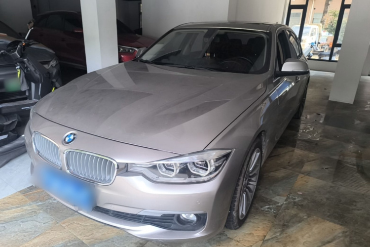 BMW 3 Series 2019 car image #2