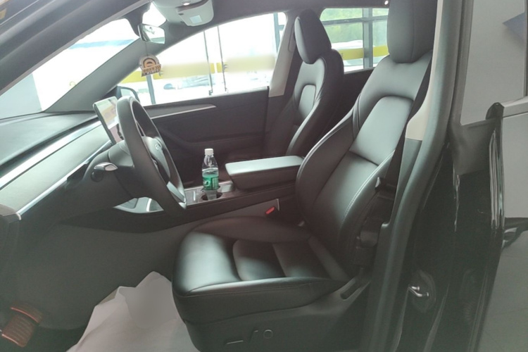 Tesla Model Y 2023 #19 Tesla Model Y 2023 car image #19