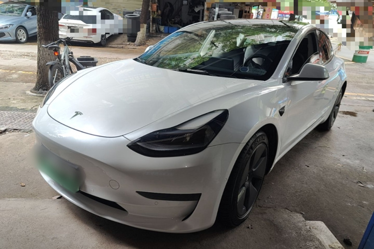 Tesla Model 3 2022 car image #2