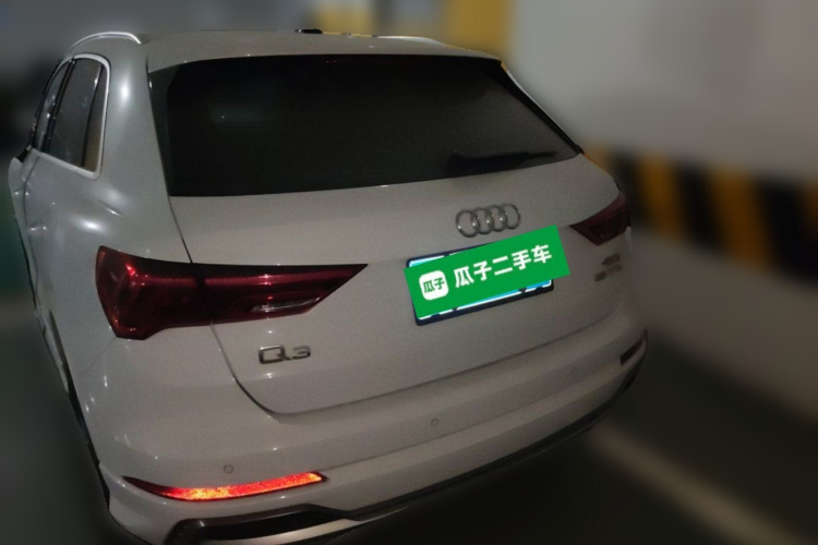 Audi Q3 2020 car image #4