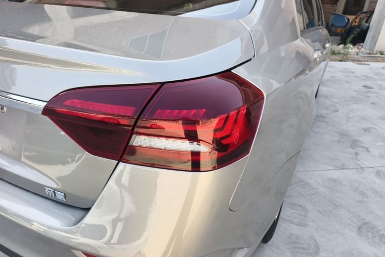 GEELY Emgrand 2021 car image #8