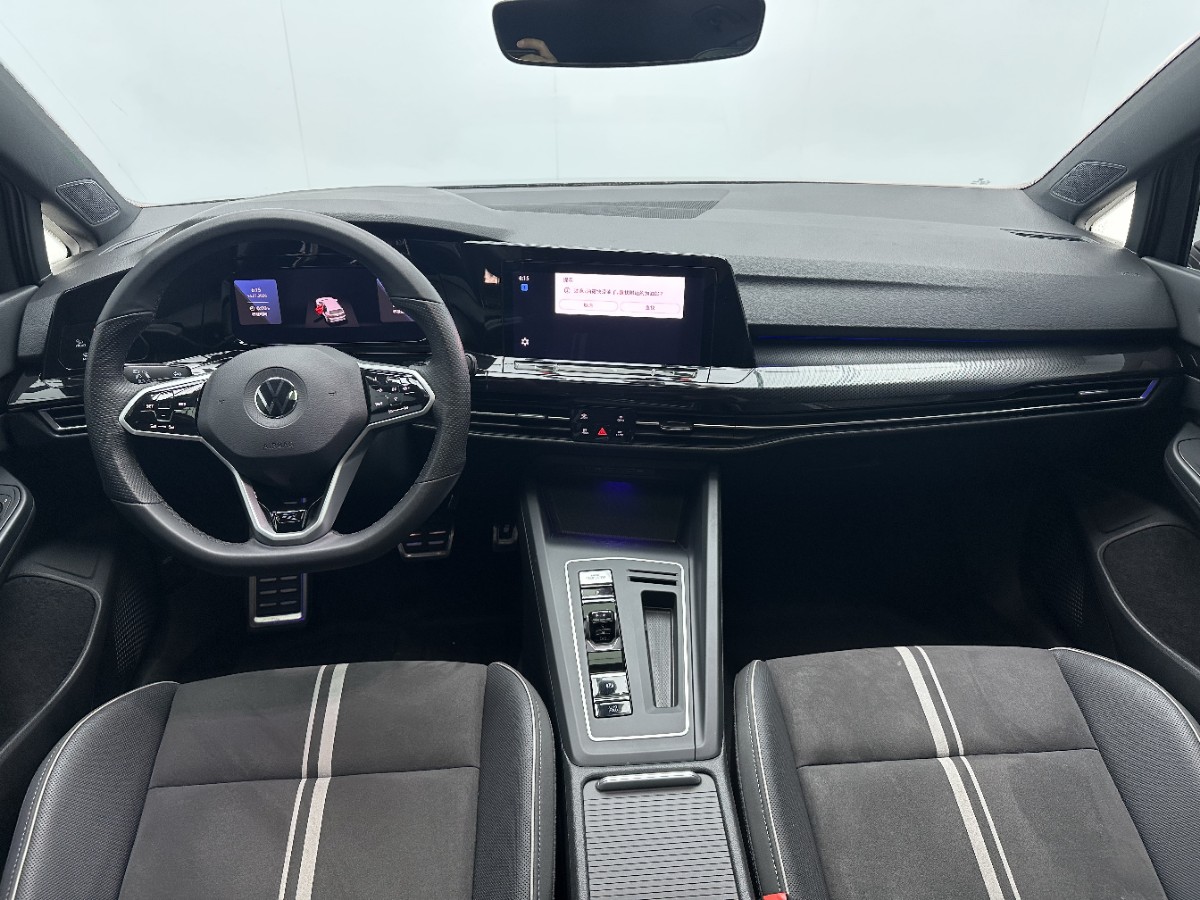 Volkswagen Golf 2023 car image #7