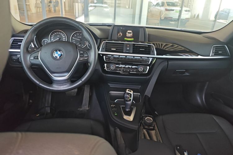 BMW 3 Series 2017 #11 BMW 3 Series 2017 car image #11