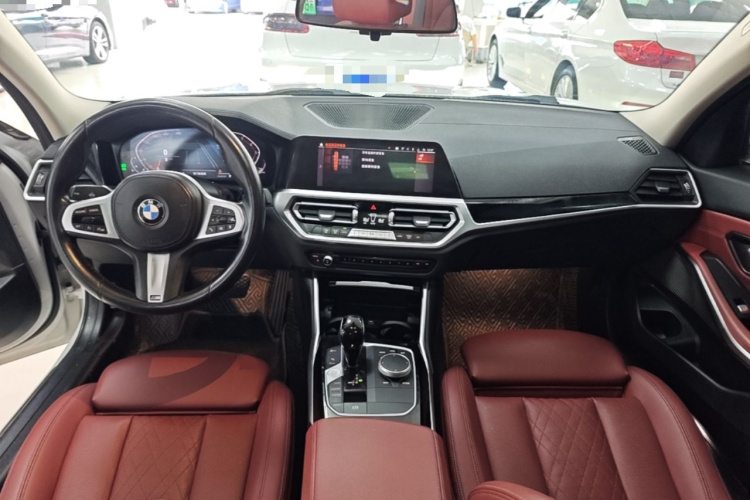 BMW 3 Series 2021 car image #11