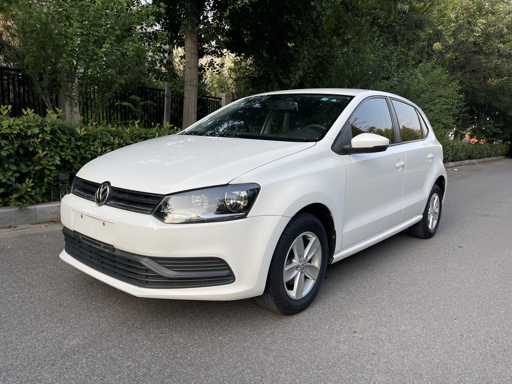 Volkswagen Polo 2016 car image 
