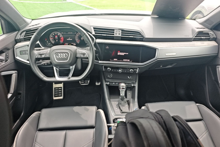 Audi Q3 2023 #11 Audi Q3 2023 car image #11
