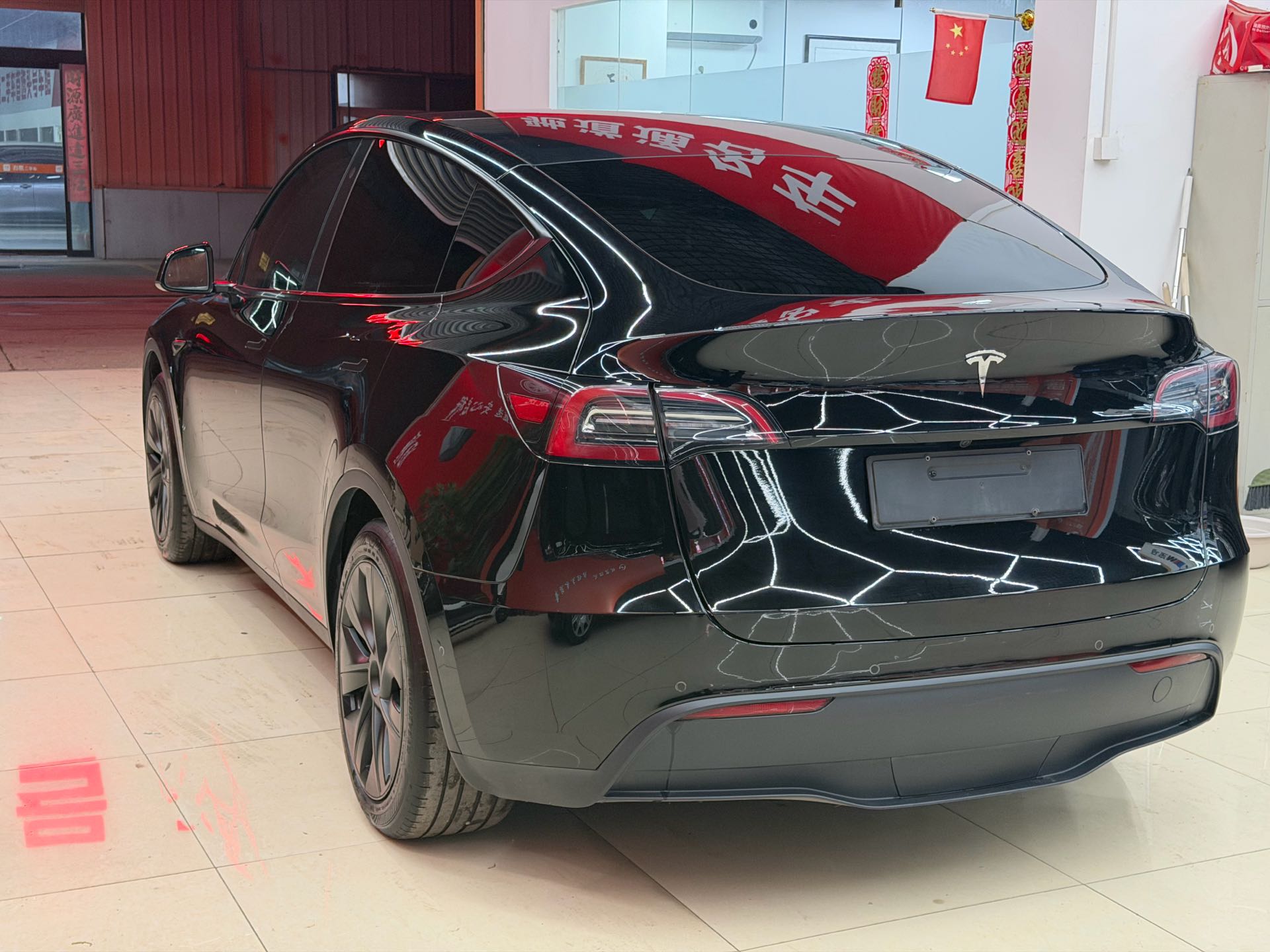 Tesla Model Y 2023 #6 Tesla Model Y 2023 car image #6