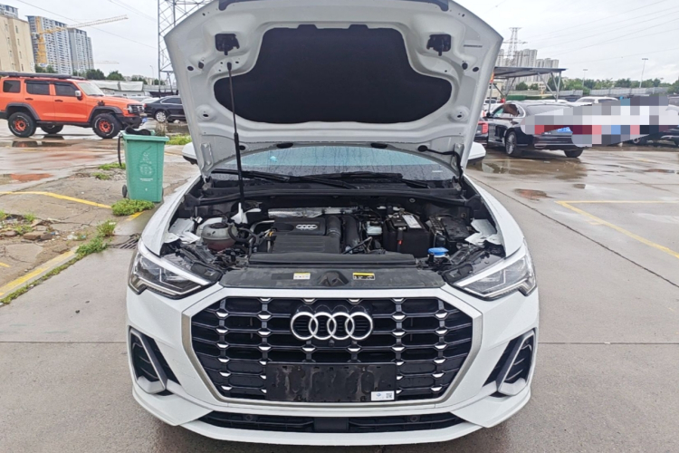 Audi Q3 2021 car image #20