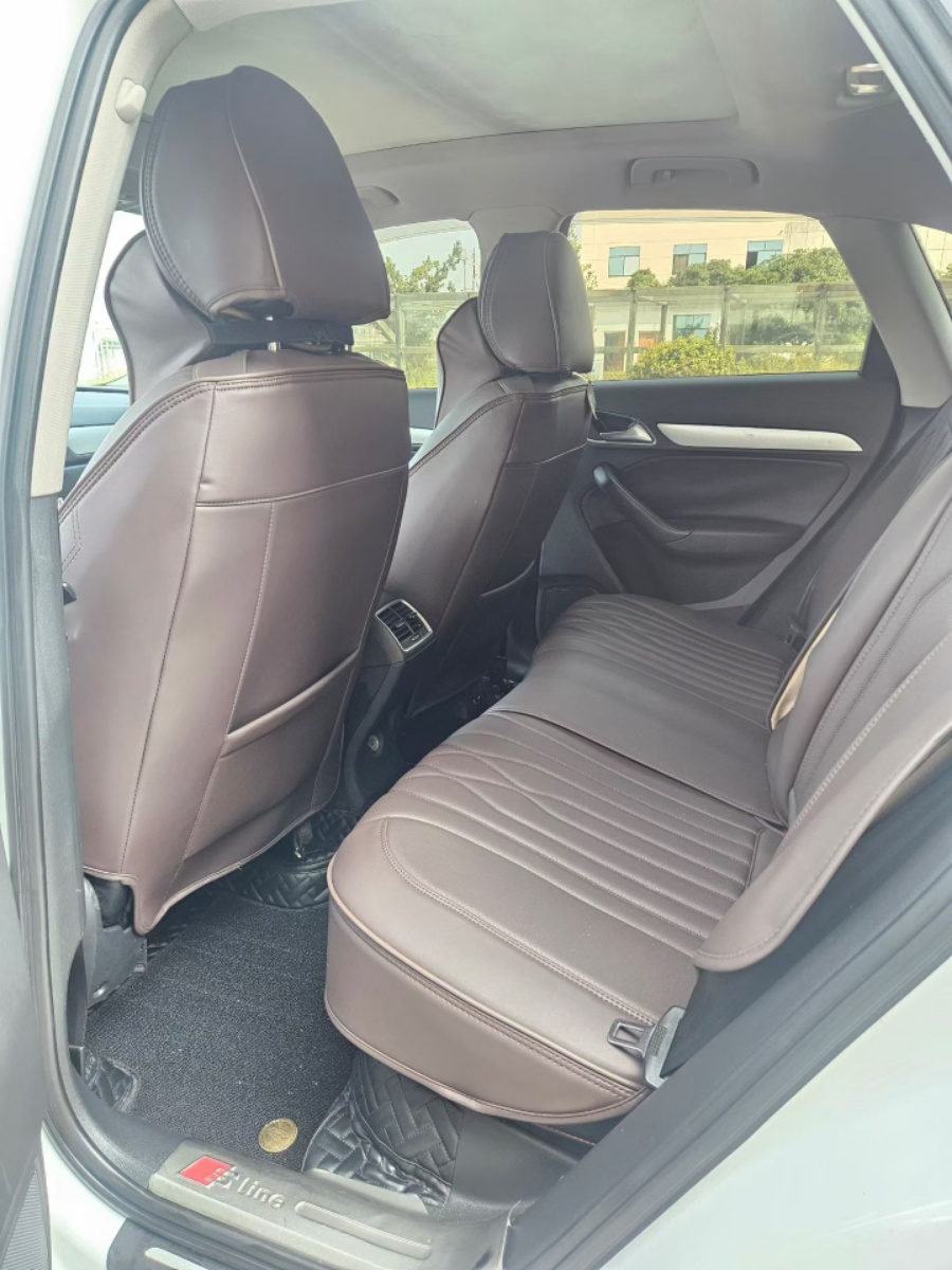 Audi Q3 2016 car image #9