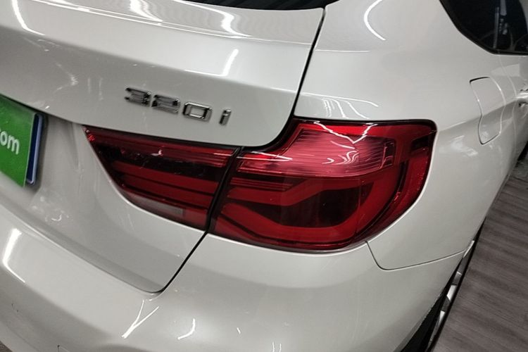 BMW 3 Series GT 2018 car image #8