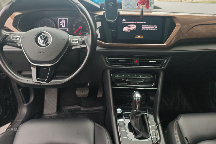 Volkswagen Tharu 2021 car image #11