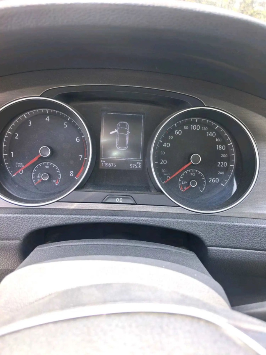 Volkswagen Golf 2015 car image #2