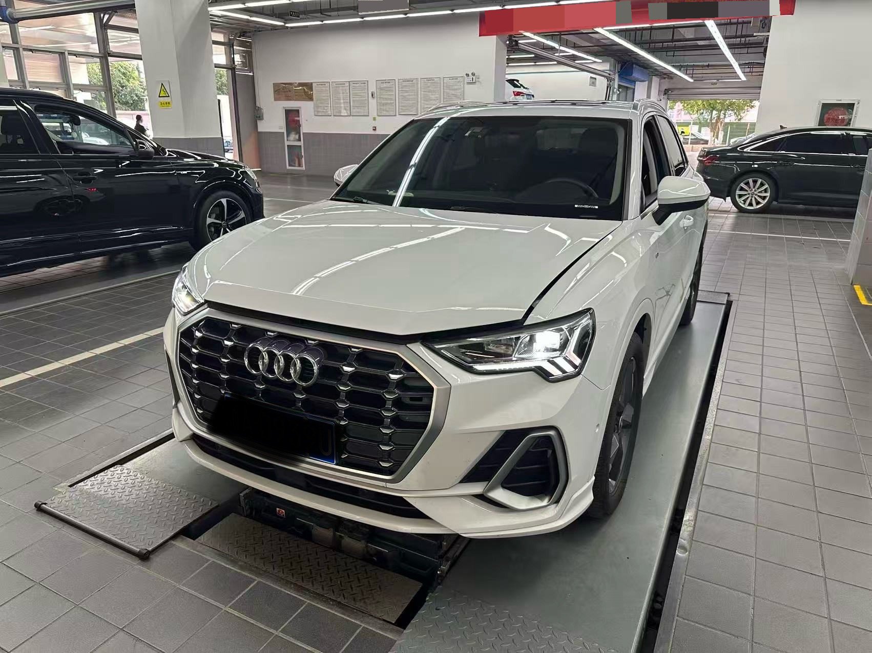 Audi Q3 2022 Audi Q3 2022 car image