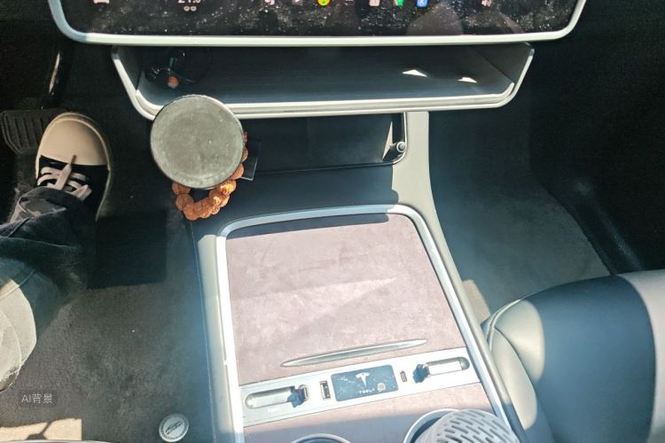 Tesla Model Y 2023 #10 Tesla Model Y 2023 car image #10