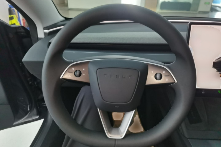 Tesla Model 3 2023 #11 Tesla Model 3 2023 car image #11