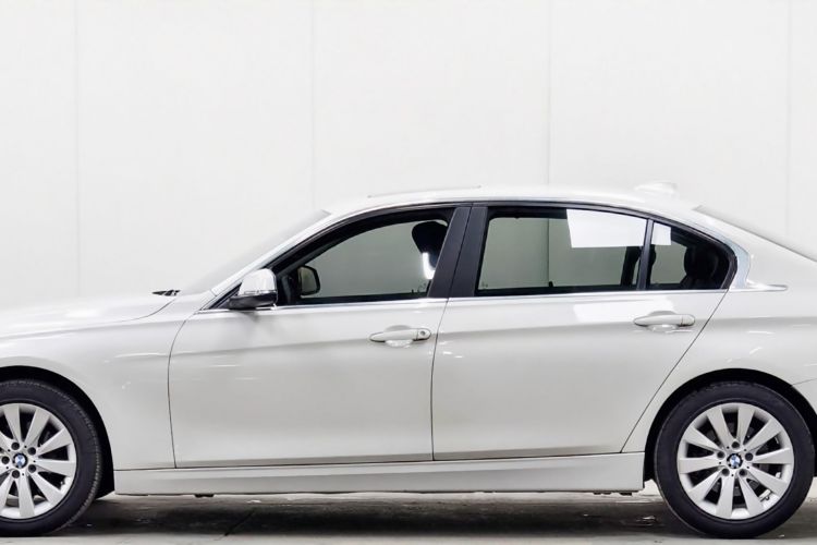 BMW 3 Series 2017 #10 BMW 3 Series 2017 car image #10
