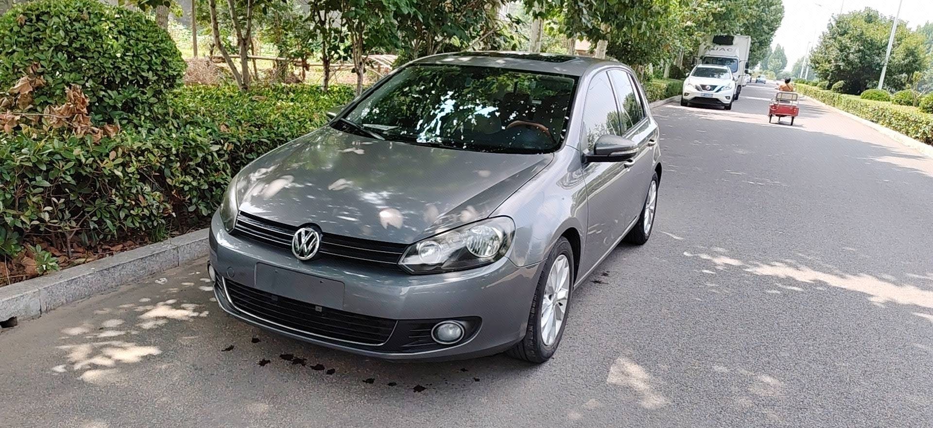 Volkswagen Golf 2010 car image 