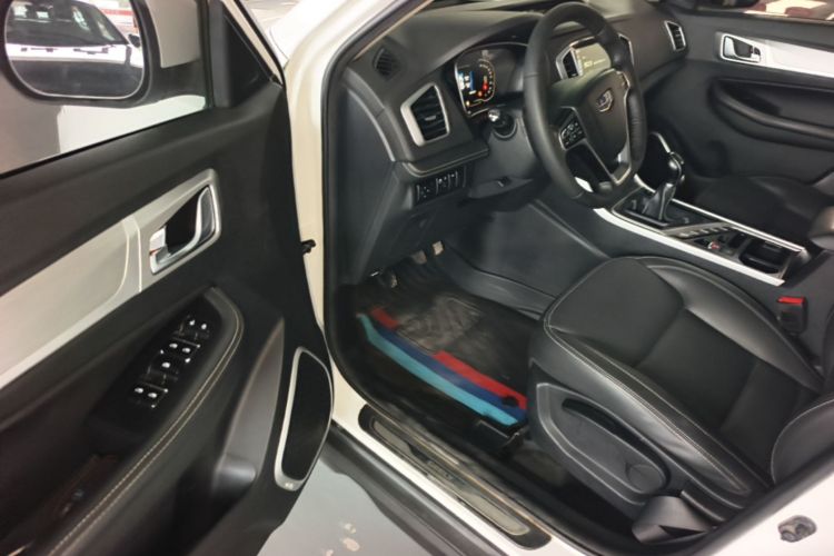 GEELY Vision X6 2019 car image #16