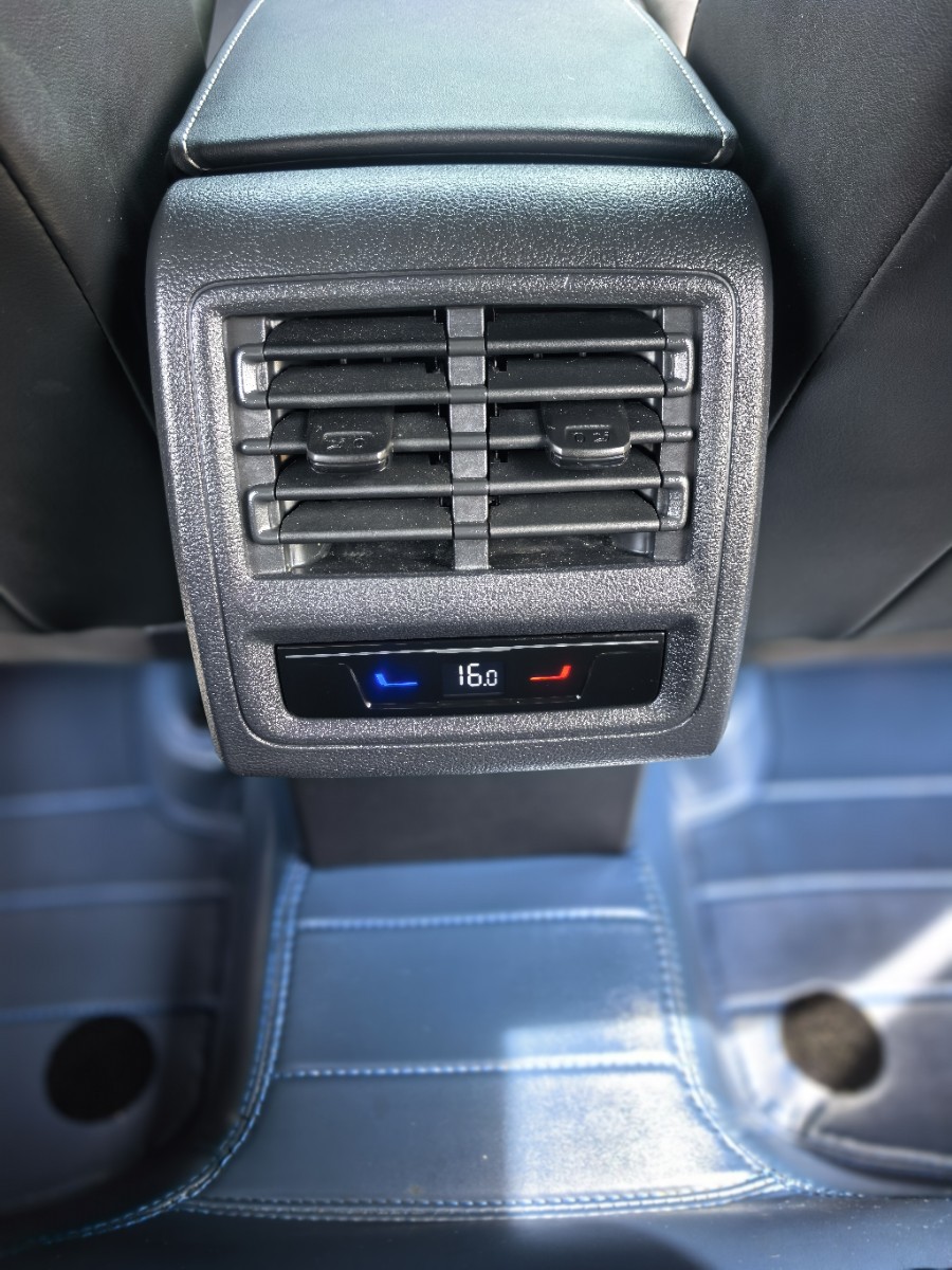 Volkswagen Golf 2023 #21 Volkswagen Golf 2023 car image #21