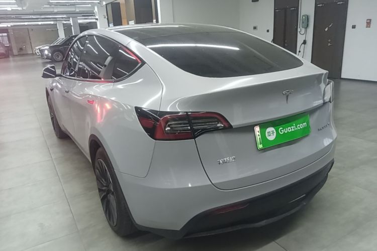 Tesla Model Y 2023 #5 Tesla Model Y 2023 car image #5