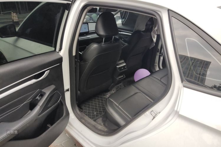 GEELY Emgrand 2024 car image #19