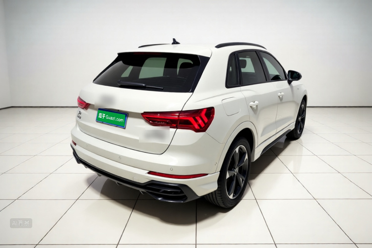 Audi Q3 2022 car image #7