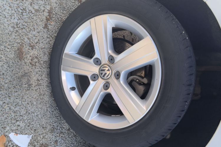 Volkswagen Golf 2017 car image #5