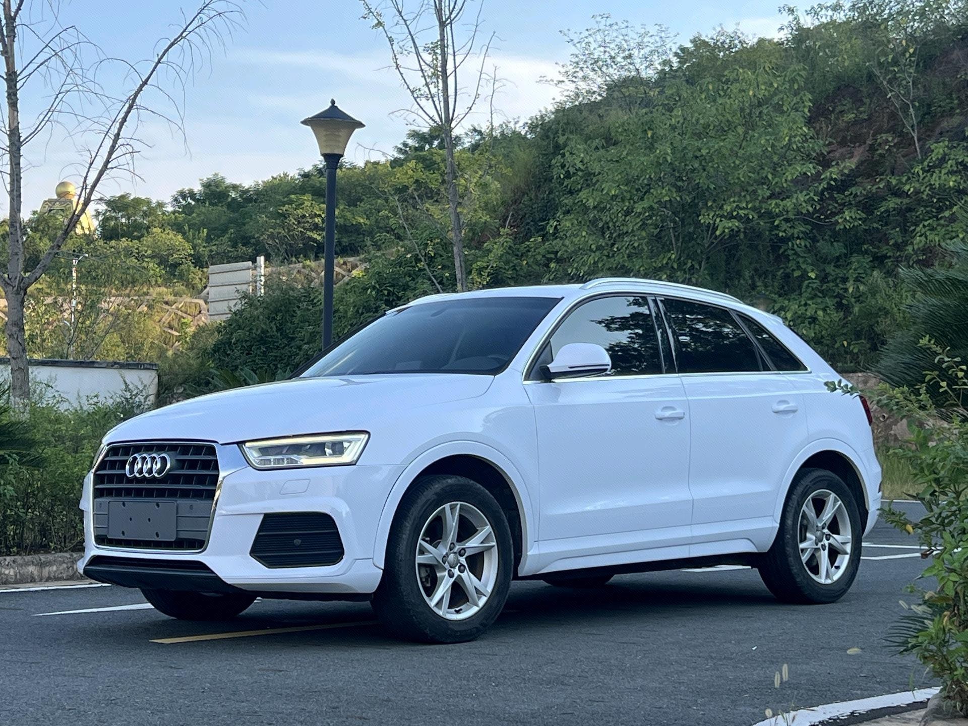 2019 2019 car image