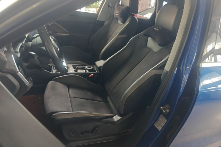 Audi Q3 2020 car image #15