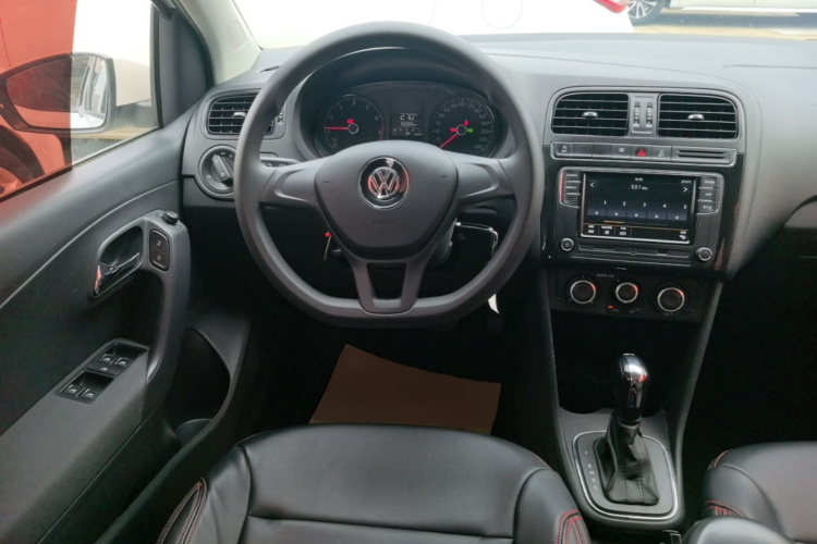 Volkswagen Polo 2019 car image #11
