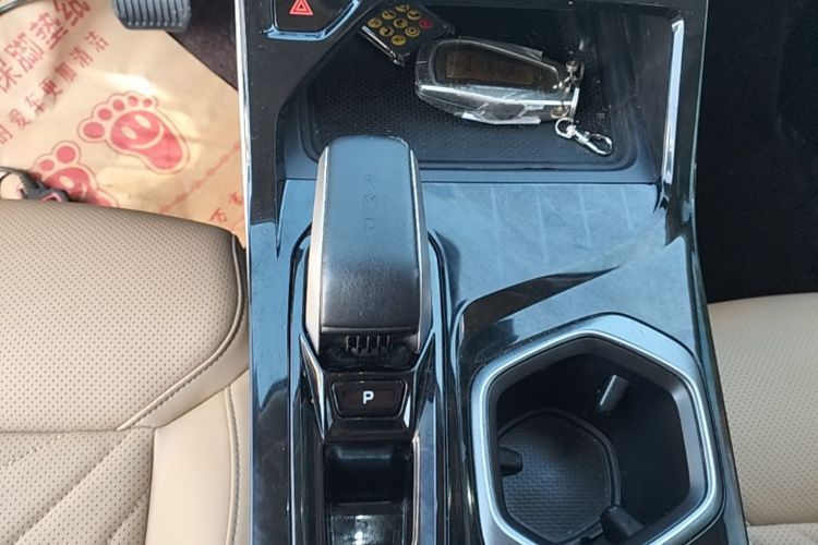 GEELY Boyue L 2024 car image #14
