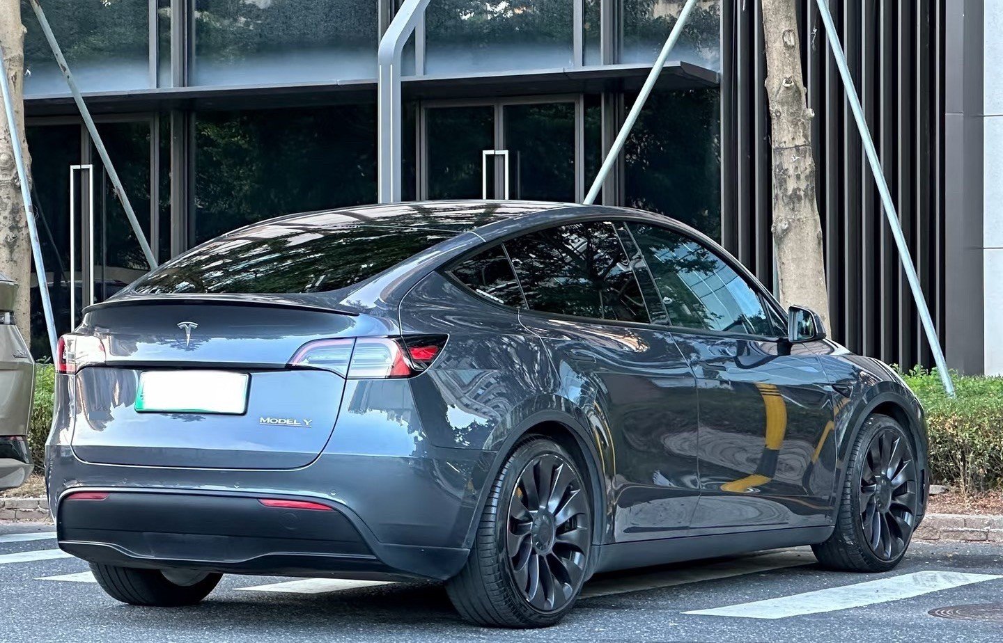 Tesla Model Y 2022 immagine di auto #3
